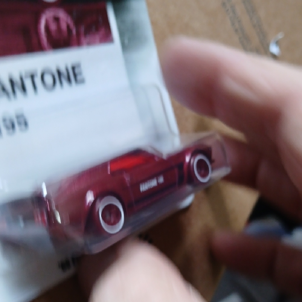 '69 Ford Mustang Boss 302 - Pantone 195 Red Hot Wheels Silver Series - Picture 3 of 8